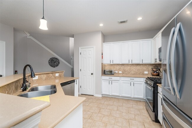 Building Photo - 6142 Bradie Ct