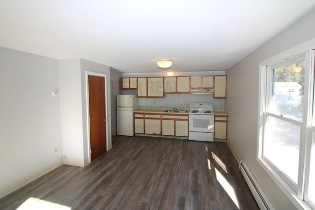 Building Photo - 17 Ellison Dr