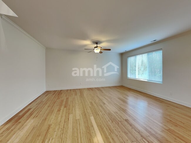 Foto del edificio - 5823 Parkstone Drive