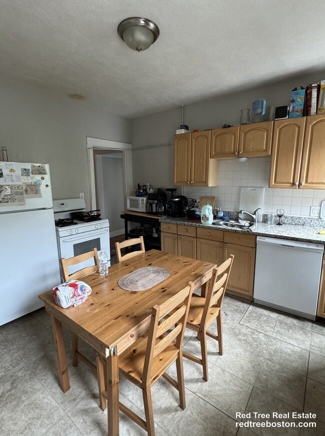 Building Photo - 36 North Beacon St