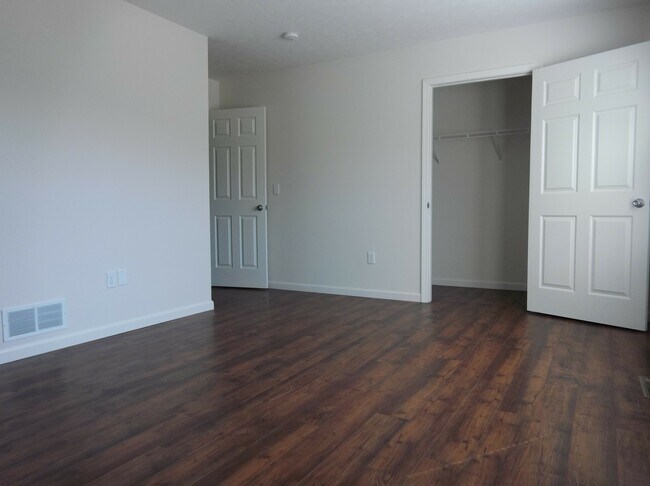 Building Photo - 4190 Otter Creek Dr