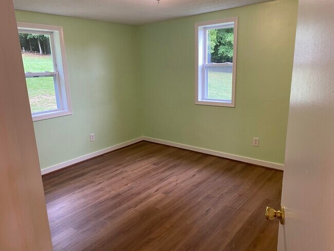 Foto del edificio - 1733 Spring Hill Rd