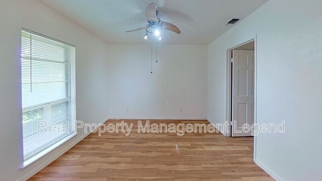 Photo - 1824 Addington Dr House