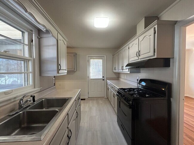 Building Photo - 1309 Fulton Dr