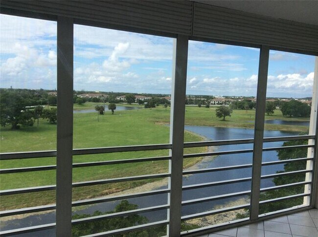 Building Photo - 3080 N Course Dr