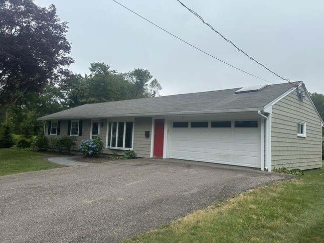 Building Photo - 144 S Pier Rd