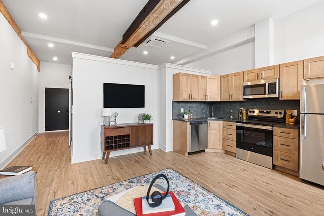 Building Photo - 201 Leverington Ave