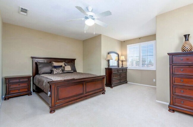 Foto del edificio - Spacious 5BR House in Palmdale