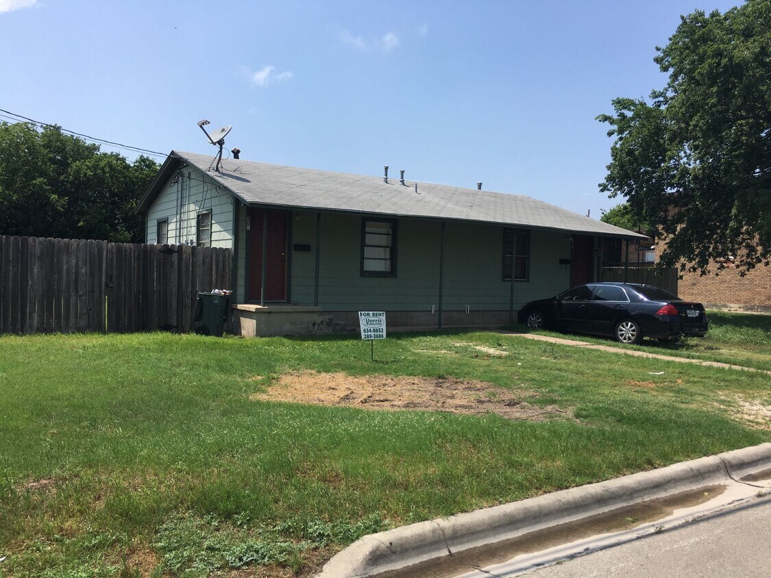 Foto del edificio - 805 Root