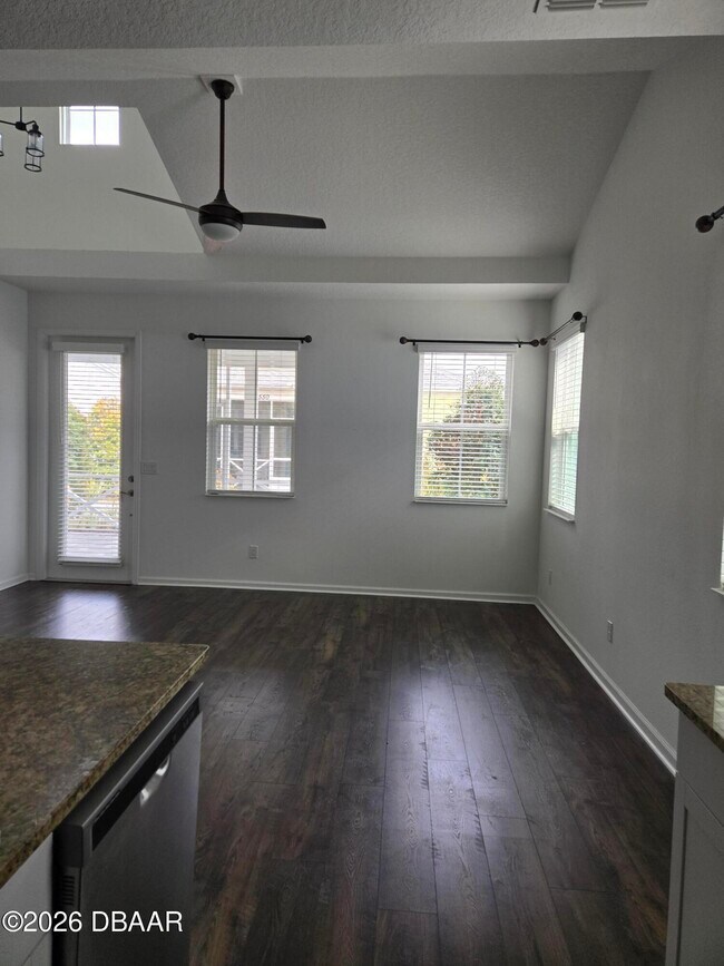 Building Photo - 562 Landshark Blvd