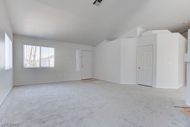 Building Photo - 4579 Canna Dr