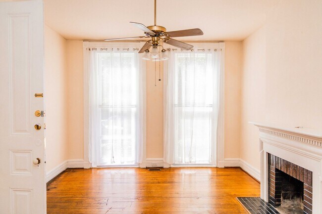 Photo - 1114 Grove Ave Apartment