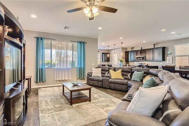 Building Photo - 8044 Bear Canyon St