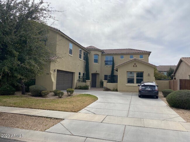 Building Photo - 2757 E Powell Way