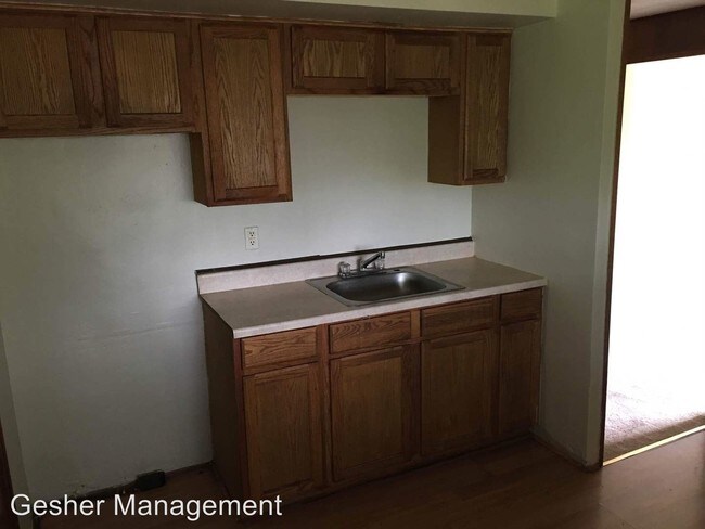 Building Photo - 3 br, 2 bath House - 109 Burton Dr