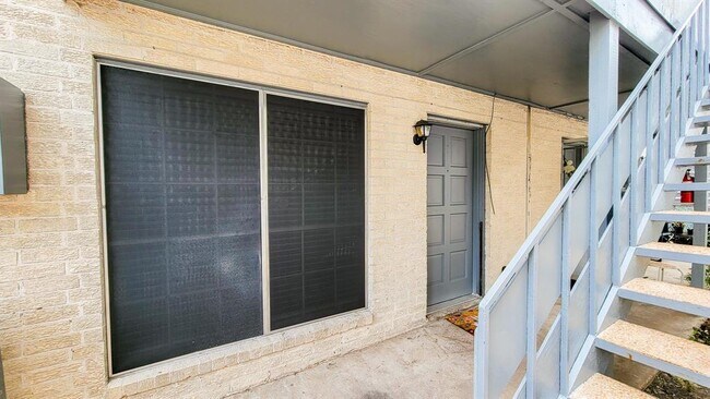 Foto del edificio - 4500 Sherwood Ln