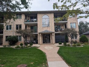 Building Photo - 8809 S 79th Ave