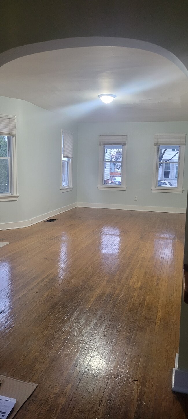 Building Photo - 423 Meigs St