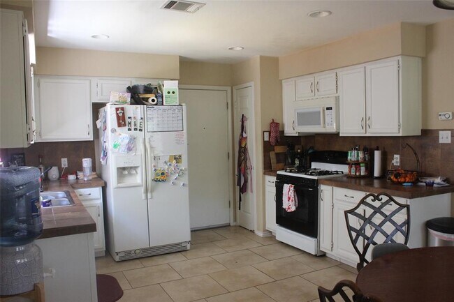Building Photo - 4015 Iriona Bend