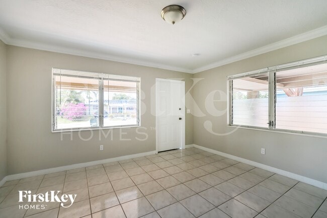Foto del edificio - 4810 NE 8th Ave