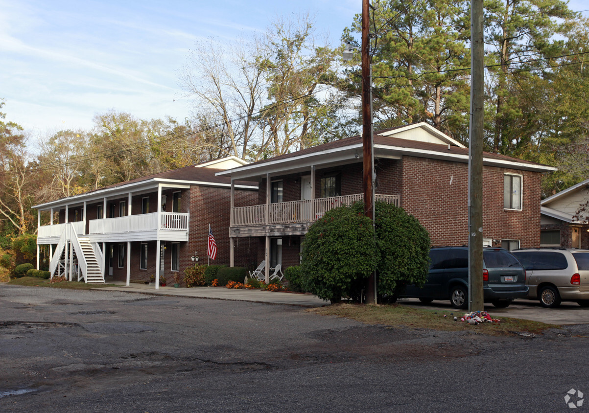 Primary Photo - Ayers Garden Apartments