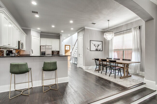 Foto del edificio - 5608 Matalee Ave