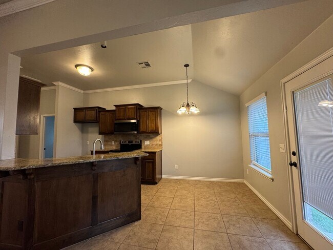 Foto del edificio - Charming 3 + Bedroom Home in The Grove + D...