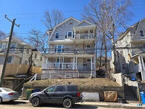 Building Photo - 323 Cooke St