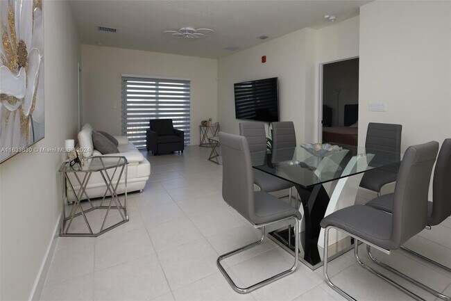 Foto del edificio - 8001 NW 41st St