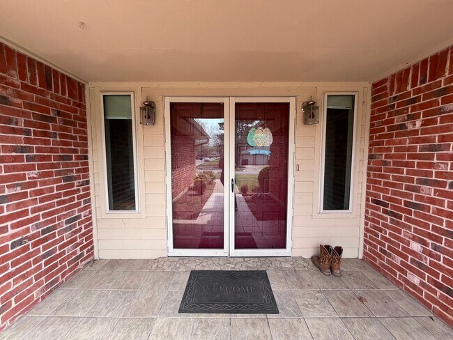 Foto del edificio - 2317 NE Village Dr