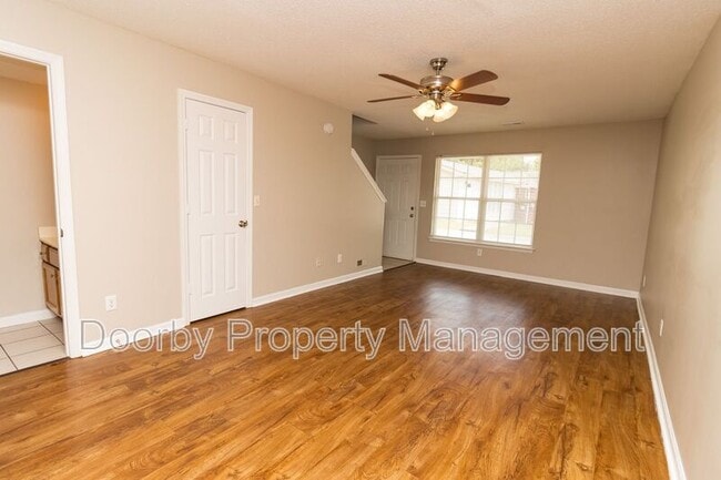 Building Photo - 11 Alice Ln