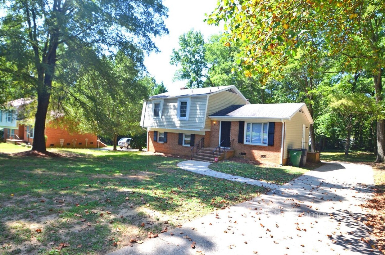 6715 Olde Savannah Rd, Charlotte, NC 28227 House Rental in Charlotte