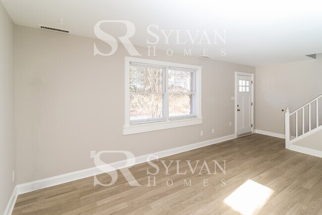 Building Photo - Updated 3BR home in Crownsville available now!