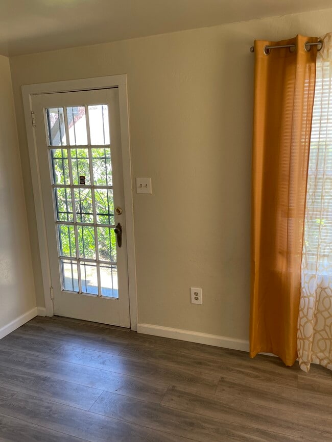 Foto del edificio - 721 N Church St