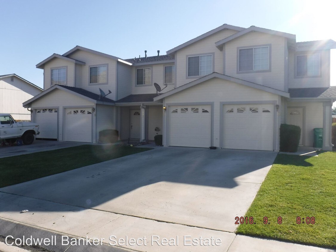 415 Valley Cir, Dayton, NV 89403 Condo for Rent in Dayton, NV