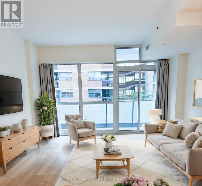 Building Photo - 210 Simcoe St