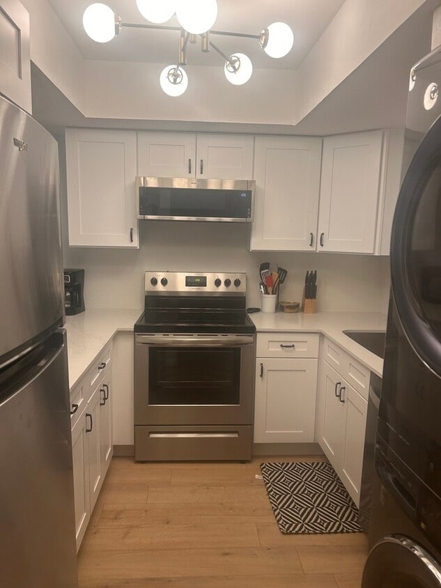 Fully Furnished Beautiful condominium in Excellent location - Fully Furnished Beautiful condominium in Excellent location