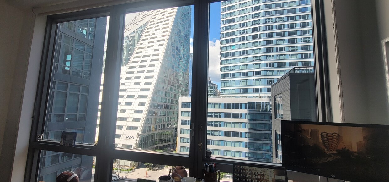 Foto principal - 606 W 57th St
