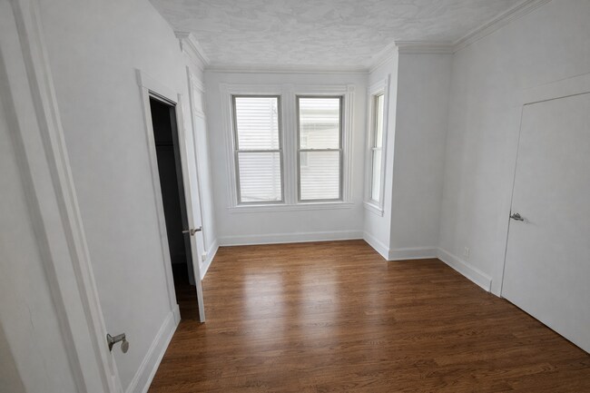 Foto del edificio - 108 S Main St