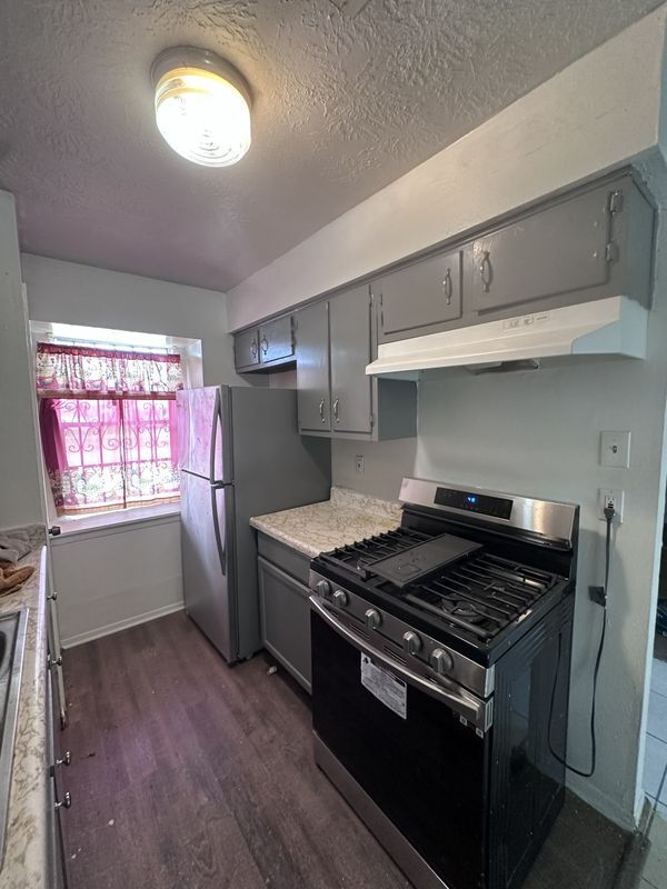 Building Photo - 145 S Dexter Dr