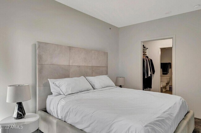 Foto del edificio - 7180 E Kierland Blvd