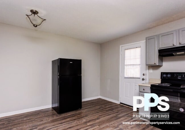 Building Photo - 1126 Maple St