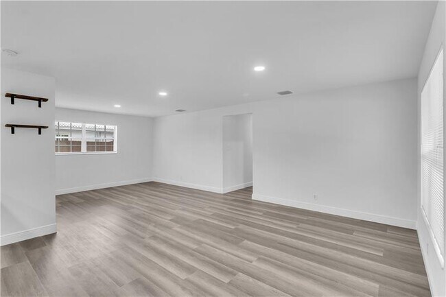 Foto del edificio - 301 NE 42nd Ct