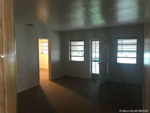 Building Photo - 3745 SW 62nd Ct