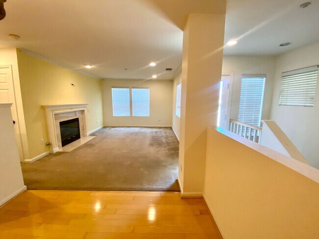 Building Photo - Livermore Condo 2bed/2bath Close to Costco...