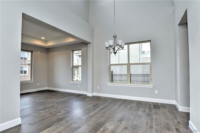 Foto del edificio - About This Property