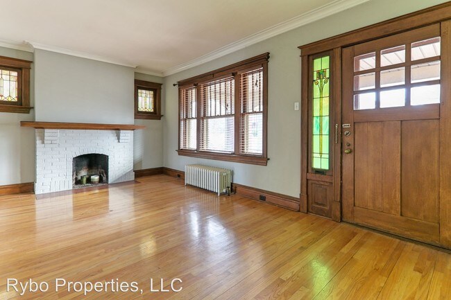 Building Photo - 3 br, 2 bath House - 6315 Alamo Ave