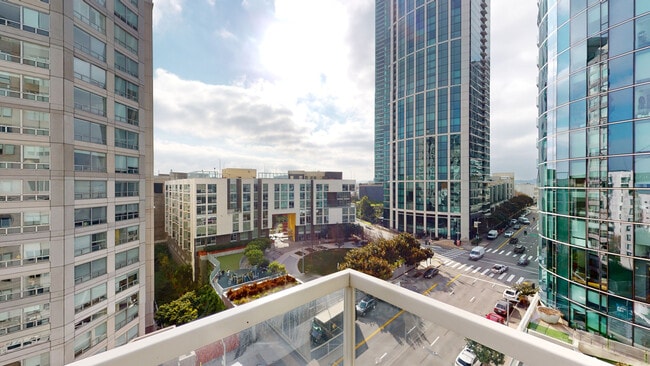 Interior Photo - 388 Beale