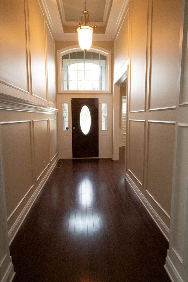 Building Photo - **Application Pending** Stunning 3-Bedroom...