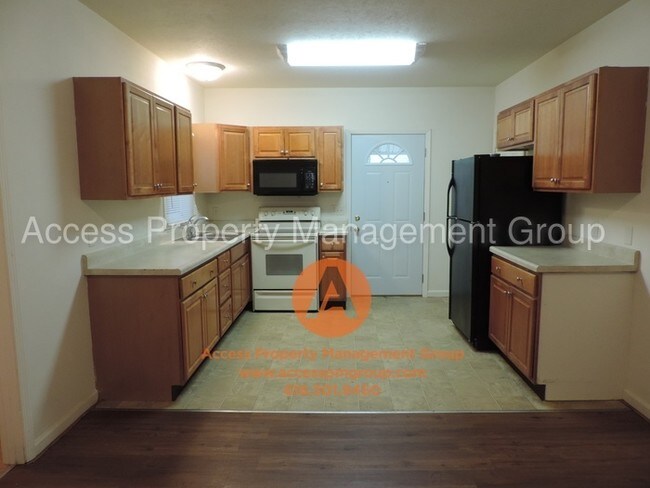 Building Photo - 1322 Hotop Ave